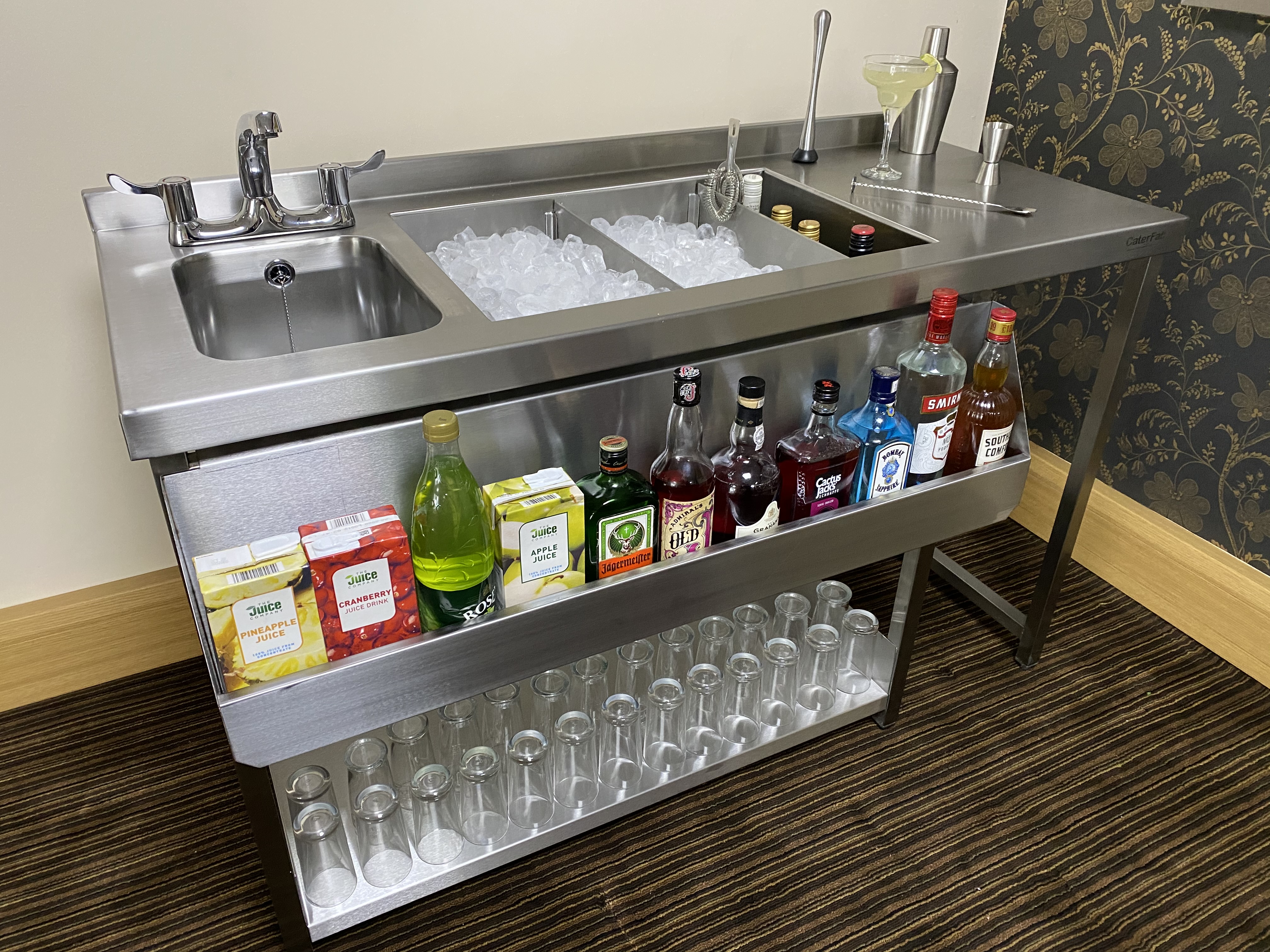 Classic Cocktail Station – CaterFab