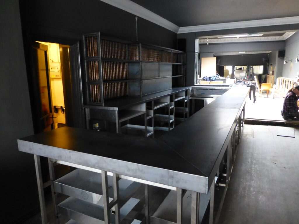 Fully Welded Bar - Steel Top